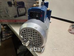 Inficon Model QS5, Vacuum Pump, 5 CFM Air Displacement, 110V/220V, 700-100-P1